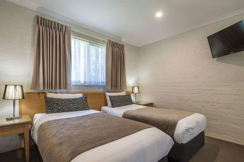 COMFORT INN COACH AND BUSHMANS - Accommodation Broome 2