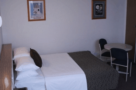 Burkes Hotel Motel - Accommodation Broome 1
