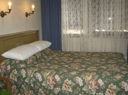 Burkes Hotel Motel - Accommodation Broome 3