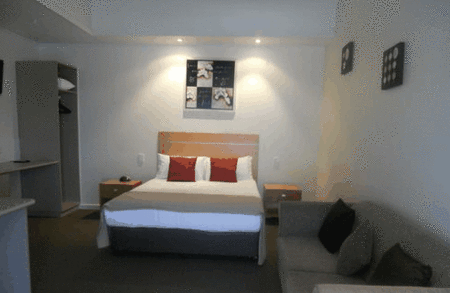 Burkes Hotel Motel - Accommodation Broome 4