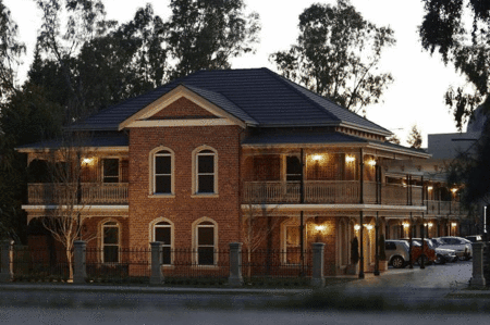 Carlyle Suites & Apartments - Accommodation Broome 0
