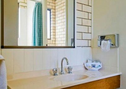 Econo Lodge Fraser Gateway - Accommodation Broome 3