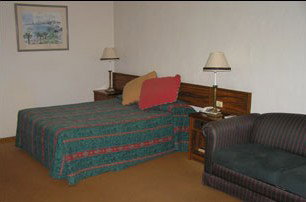 Seaton Arms Motor Inn - Accommodation Broome 0