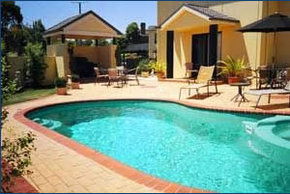 Hopkins House Motel & Apartments - Accommodation Broome 0