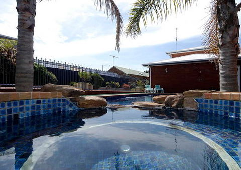 Comfort Inn The International - Accommodation Broome 1
