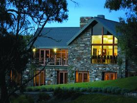 The Retreat At Chapel Hill - Accommodation Broome 0
