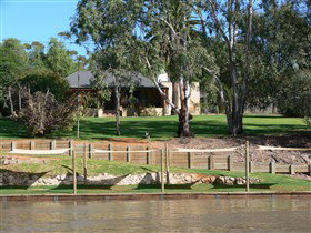 Roonka Riverfront Cottages - Accommodation Broome 0