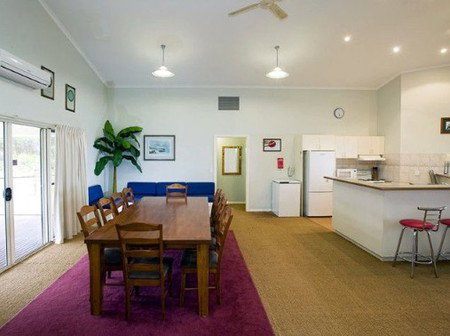 Malibu Lodge - Accommodation Broome 2