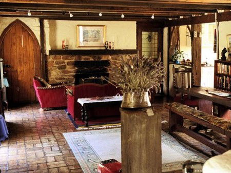 Wuthering Heights - Bronte Manor - Accommodation Broome 2