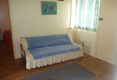 Oaklands Fishing Cottage - Accommodation Broome 2