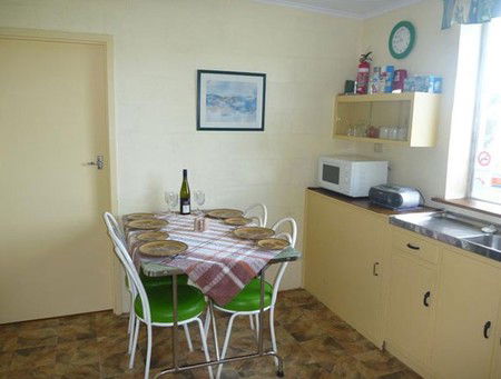 Oaklands Fishing Cottage - Accommodation Broome 3