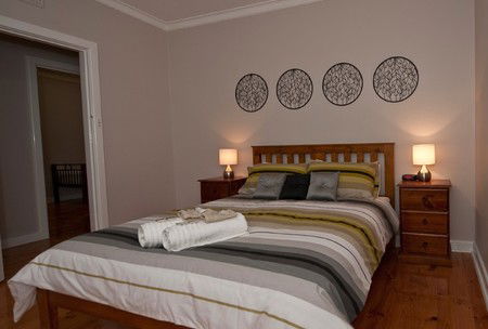 Oxford Holiday House - Accommodation Broome 2