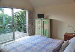 Absolute Beachfront Belongil Summerhouse - Accommodation Broome 3