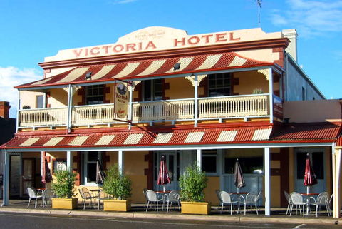 Victoria Hotel - Strathalbyn - Accommodation Broome 1