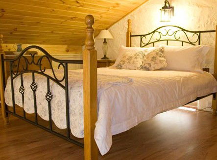 The Old Oak Bed And Breakfast - The Barn - Accommodation Broome 0