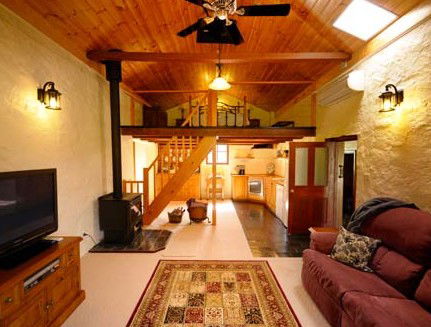 The Old Oak Bed And Breakfast - The Barn - Accommodation Broome 4