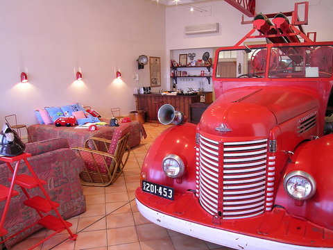 The Fire Station Inn - Fire Engine Suite - Accommodation Broome 0