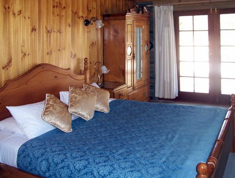 McLaren Ridge 1 - McLaren Ridge Log Cabins - Accommodation Broome 1