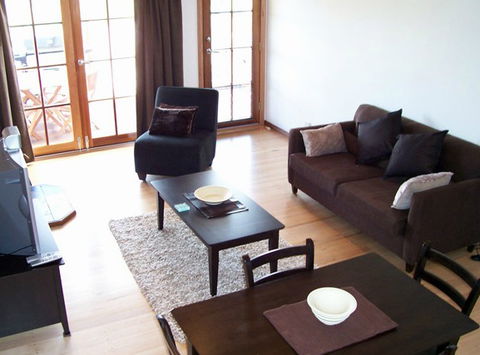 McLaren Ridge 3 - McLaren Ridge Log Cabins - Accommodation Broome 5