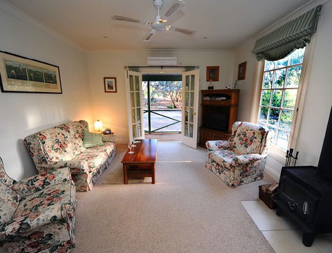 St Helens - The Pavilion - Accommodation Broome 6