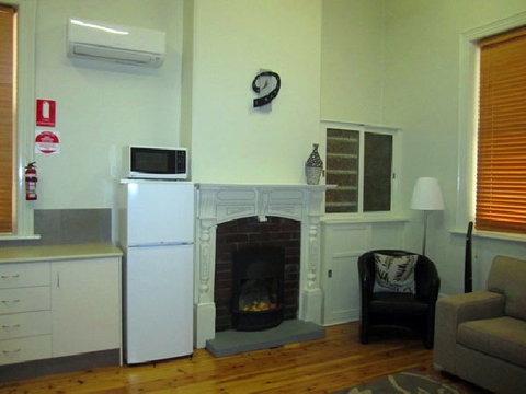 Clydesdale Cottage B&B - Accommodation Broome 2