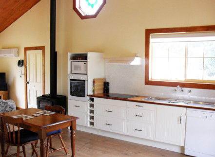 The Old Oak Bed And Breakfast - The Shearing Quarters - Accommodation Broome 0