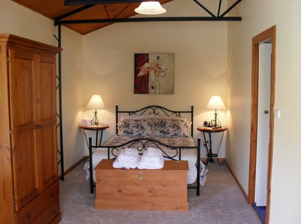 The Old Oak Bed And Breakfast - The Shearing Quarters - Accommodation Broome 1