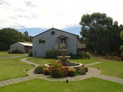 The Old Oak Bed And Breakfast - The Shearing Quarters - Accommodation Broome 3