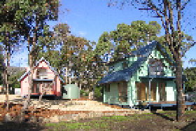 Four Seasons Holiday Cottages - Accommodation Broome 0