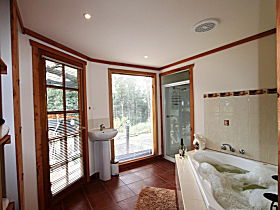 Love Grove Guest House - Accommodation Broome 0