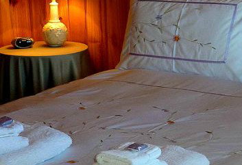 Hazelcreek Cottages - Accommodation Broome 2