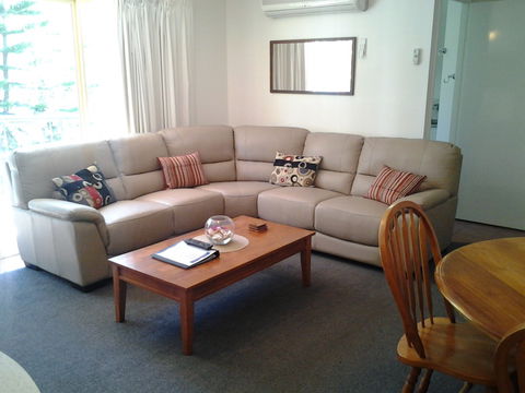 Rainbow Getaway Holiday Apartments - Accommodation Broome 2