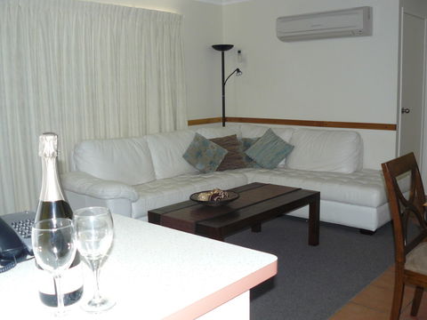 Rainbow Getaway Holiday Apartments - Accommodation Broome 4