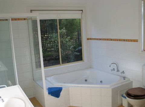 The Lodge - Far Meadow - Accommodation Broome 2