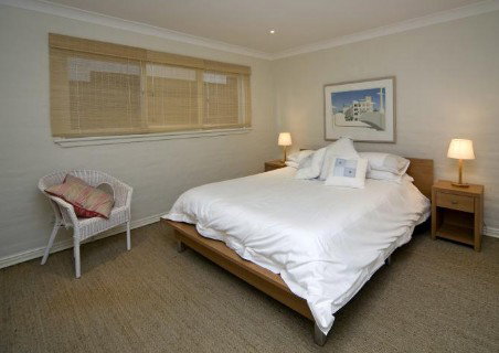 Absolute Waterfront At Hyams Beach - Elandra - Accommodation Broome 0