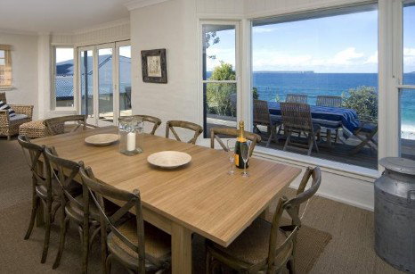 Absolute Waterfront At Hyams Beach - Elandra - Accommodation Broome 5
