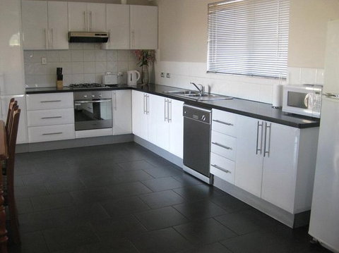 Silver City Cottages - Accommodation Broome 0