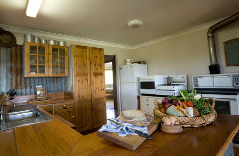 Yaraandoo Lakeside Retreat - Accommodation Broome 5