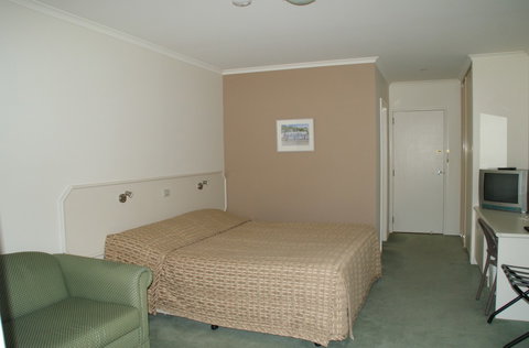 Deniliquin Country Club Motor Inn - Accommodation Broome 1
