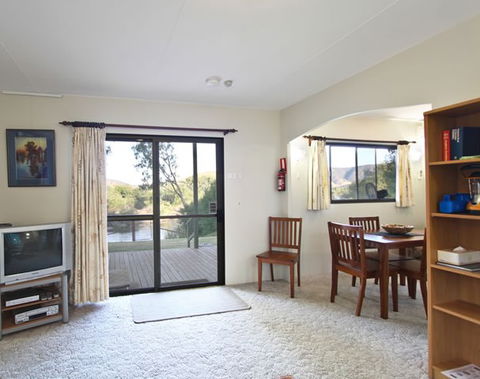 Talmalmo Cottage - Accommodation Broome 1