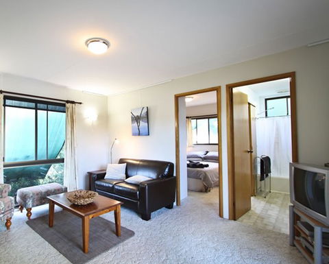 Talmalmo Cottage - Accommodation Broome 3