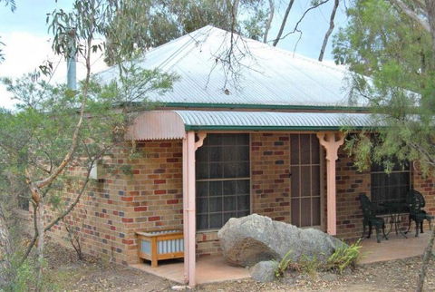 Honeysuckle Cottages And The Rocks Restaurant - Accommodation Broome 3