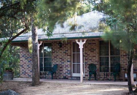 Honeysuckle Cottages And The Rocks Restaurant - Accommodation Broome 4