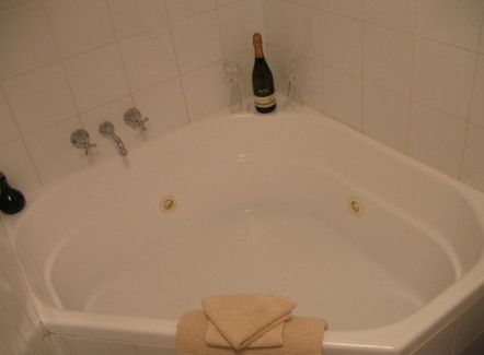 Harrow Cottages - Accommodation Broome 2