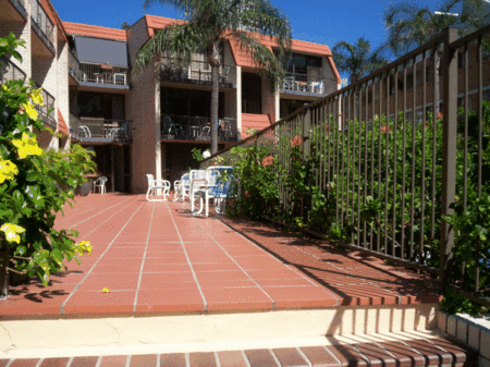 Surfspray Court Holiday Apartments - Accommodation Broome 2