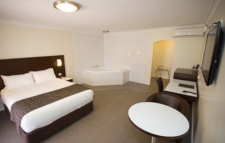 Country Comfort Premier Motel - Accommodation Broome 3