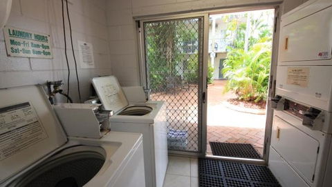 Coconut Grove Holiday Apartments - Accommodation Broome 3
