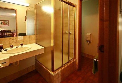 Motel Warrnambool - Accommodation Broome 2