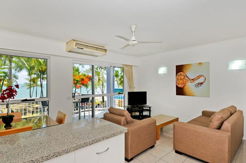 Agincourt Beachfront Apartments - Accommodation Broome 6
