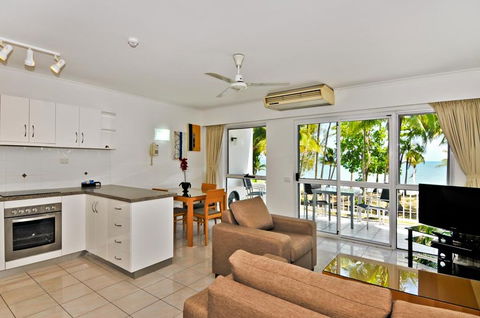 Agincourt Beachfront Apartments - Accommodation Broome 7